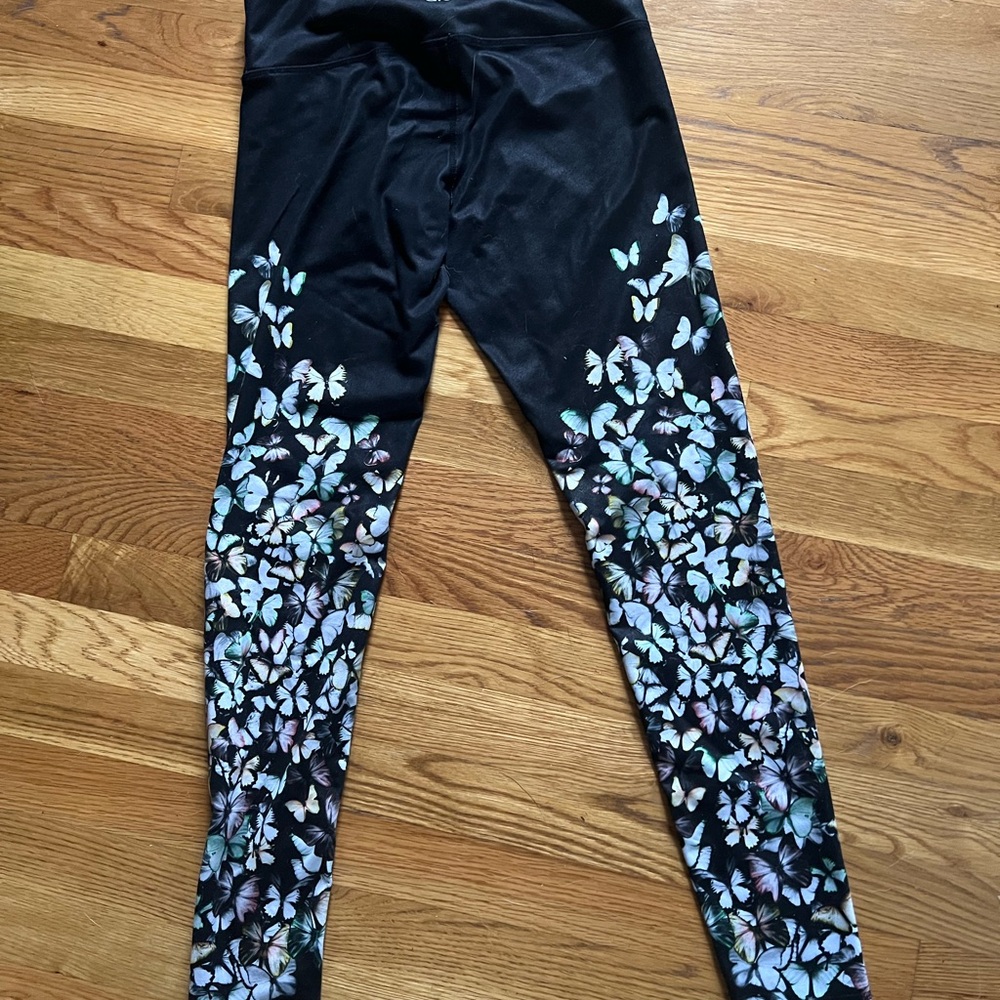 Butterfly patterned black women’s leggings - Picture 2 of 4